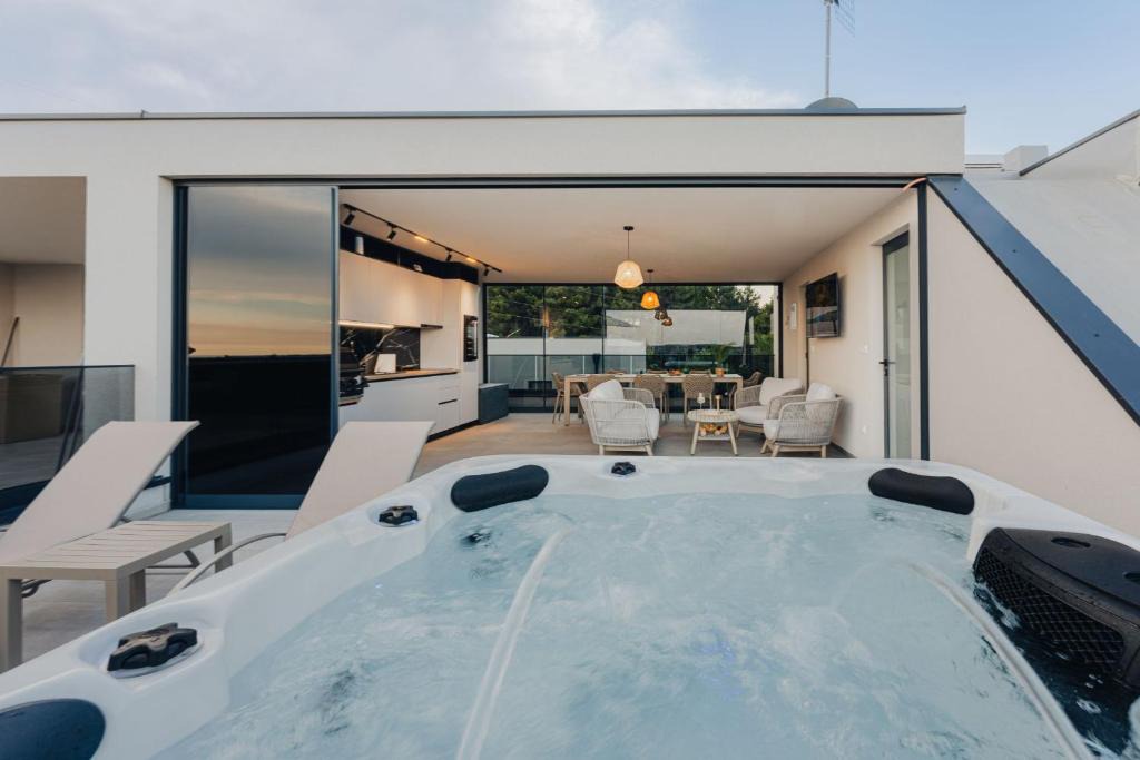 Frata Apartment | Luxury Apartment Olearis