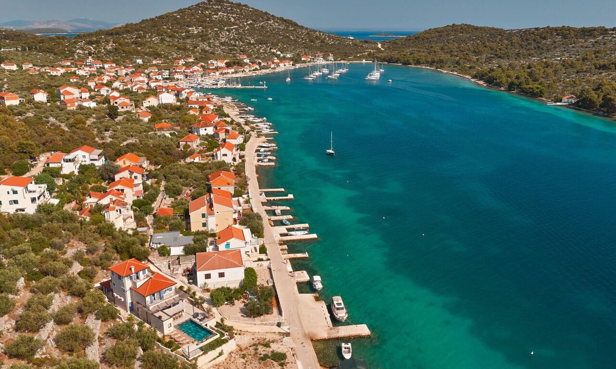 Kaprije Villa | Luxury Seafront Villa Kaprije Šibenik with pool