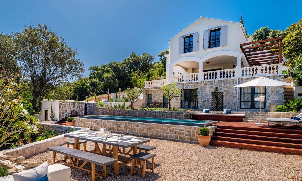 Zrnovo Villa | Luxury Villa Korcula Feodora with private heated pool and gym at the beach on Korcula island