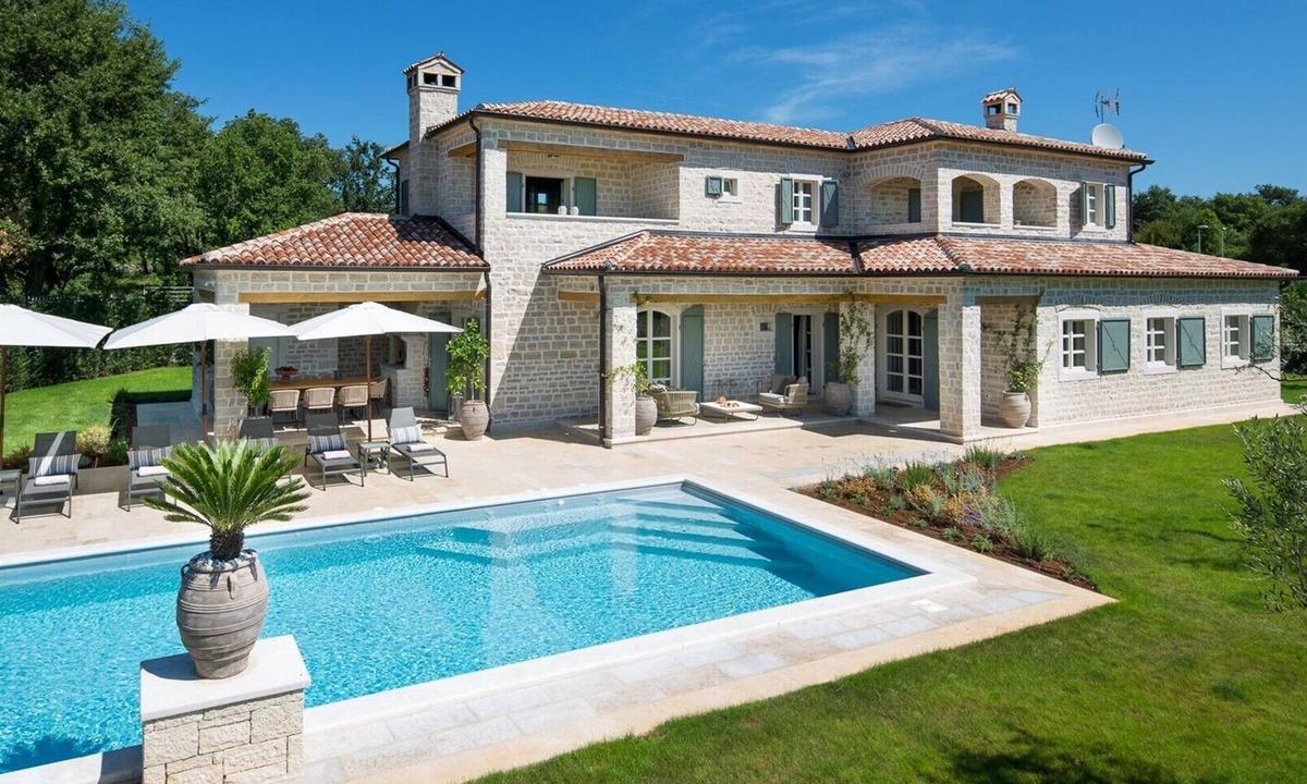 Korenici Villa | Luxury Villa Nevia for 10 guest's with private pool and sport court's.