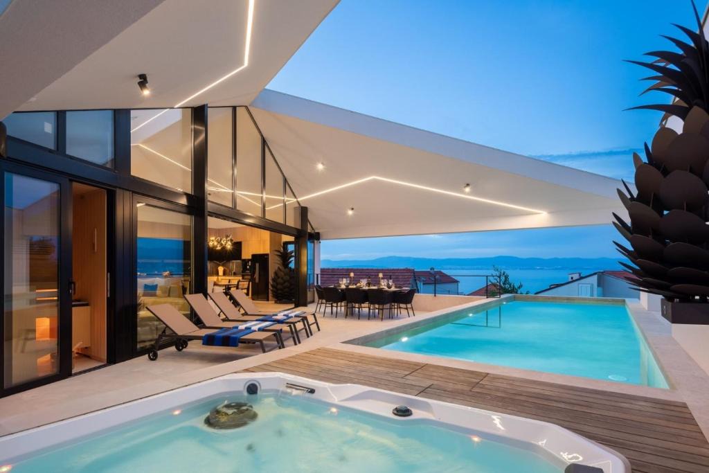 Sutivan Villa | Luxury Villa Sandorin Sutivan with Heated Pool, Jacuzzi & Sauna