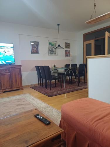 Pale Apartment | Milutin