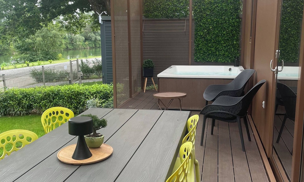 Marindol House | Mobile home in the shade of mighty oaks with a wonderful view of the river Kolpa