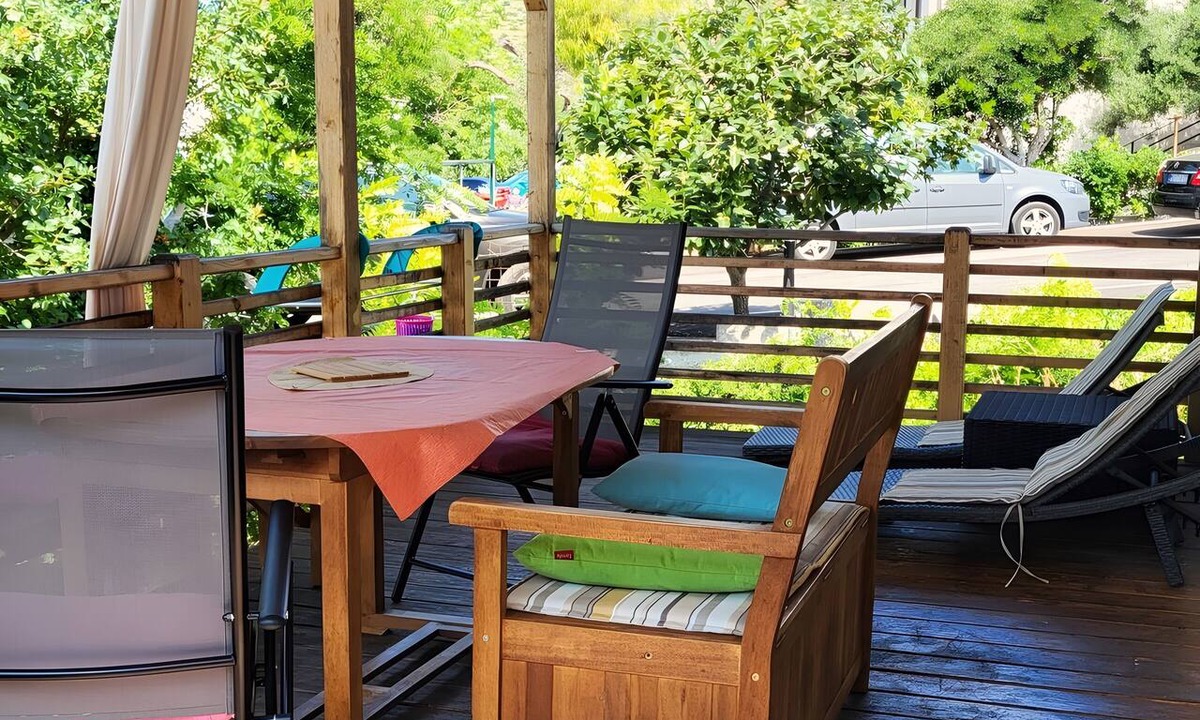 Blato House | Mobile Home 'Kućica Br. 3 Plava' with Sea View, Wi-Fi and Air Conditioning