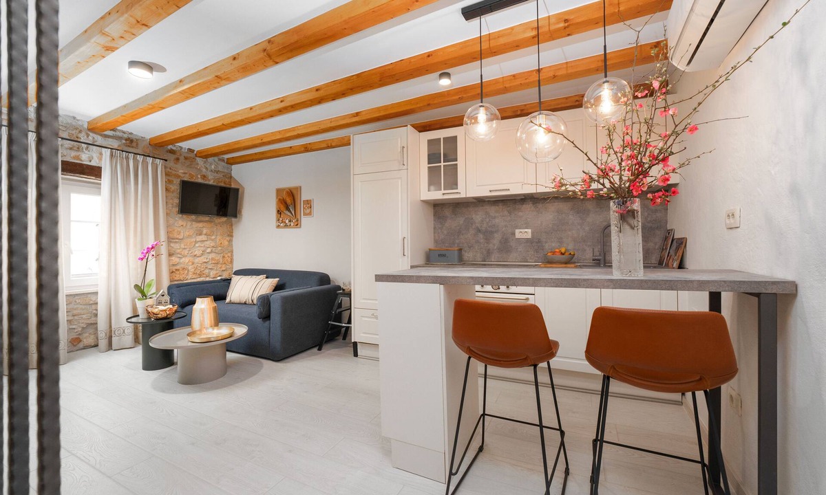 City Center Apartment | Modern apartment for 2 persons in the Porec old town , only 150m from the beach.
