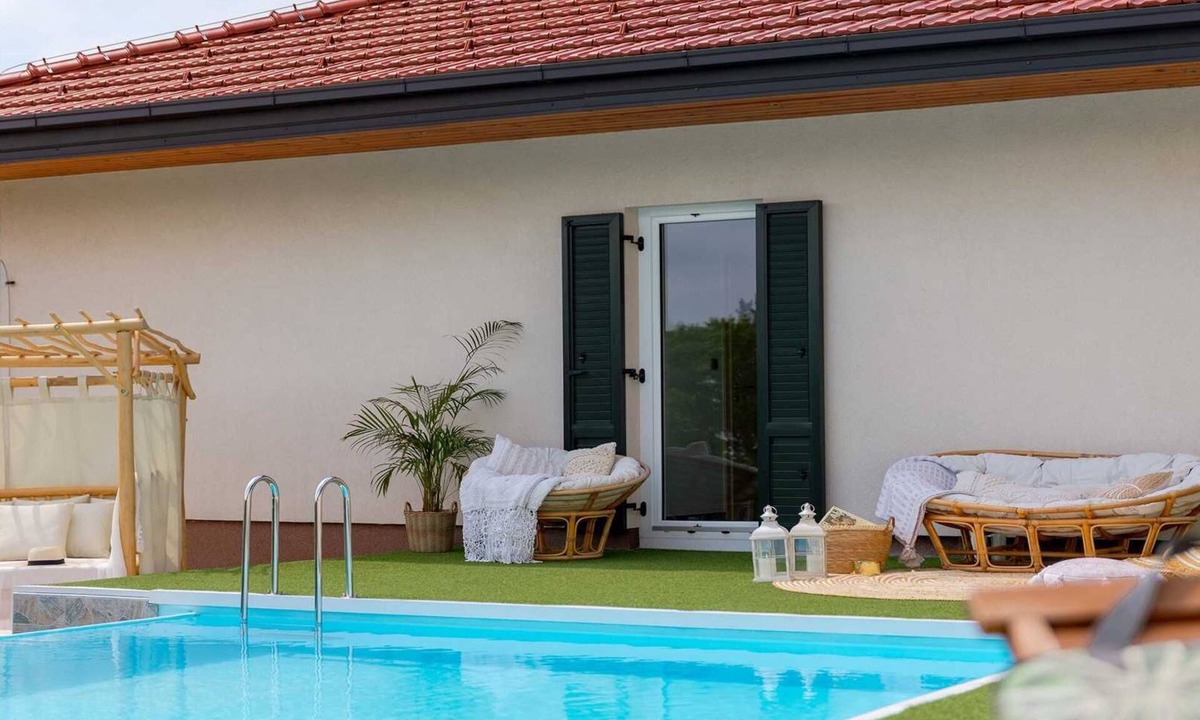 Breznik Plesivicki Villa | Modern countryside villa with a pool and spa
