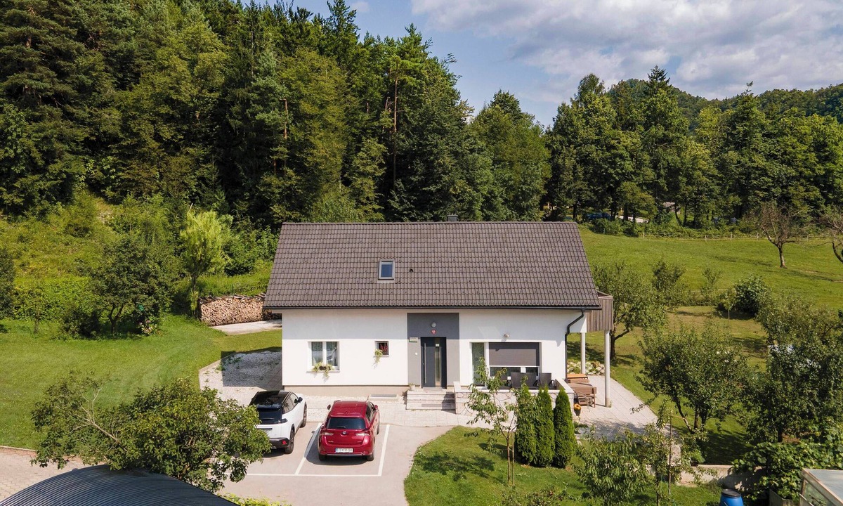 Moste Apartment | Modern Two Bedroom Apartment With Terrace And Garden