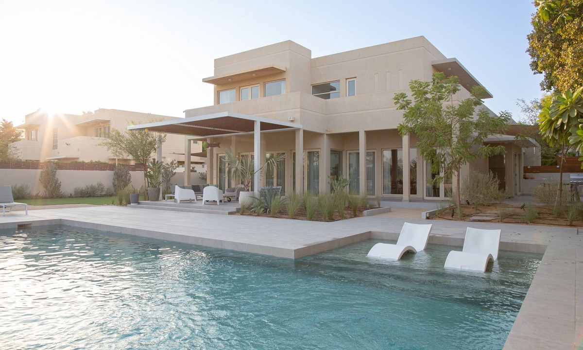 Arabian Ranches Villa | Modern villa with a pool and a beautiful garden—15 minutes from the Mall of the Emirates