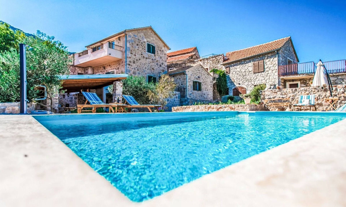 Pitve House | Natura with private pool by Interhome