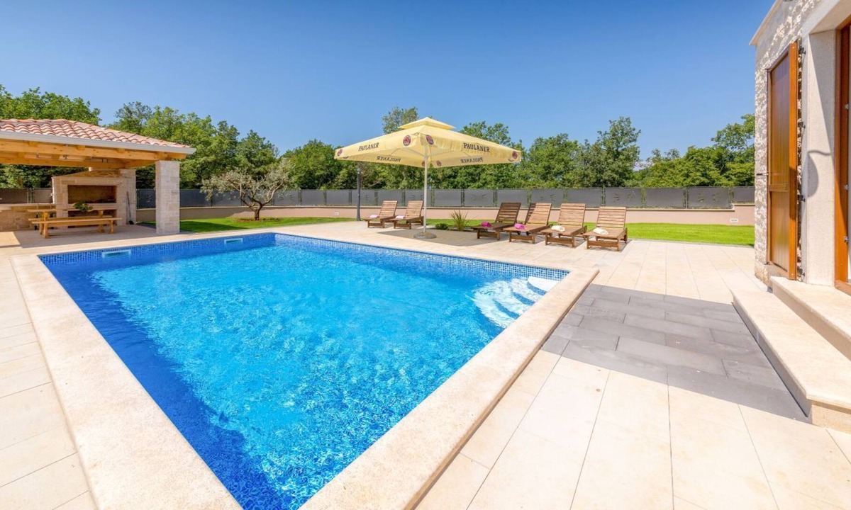 Porec Villa | Newly built comfortable villa located in the suburbs of Porec