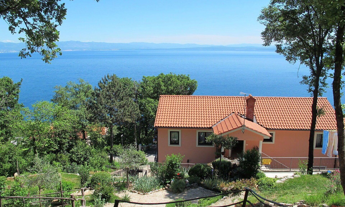 Mosenice Apartment | Nice apartment for 4 guests with WIFI, A/C, TV and patio