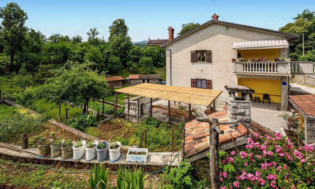 Veli Brgud Apartment | Nice apartment in Bresca with WiFi