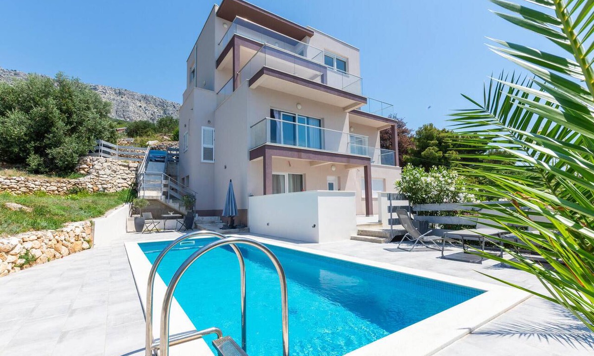 Jesenice Apartment | Nice apartment in Jesenice