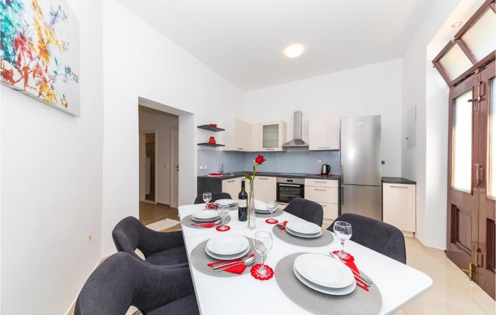 Kastel Sucurac Apartment | Nice Apartment In Kastel Sucurac With Wifi