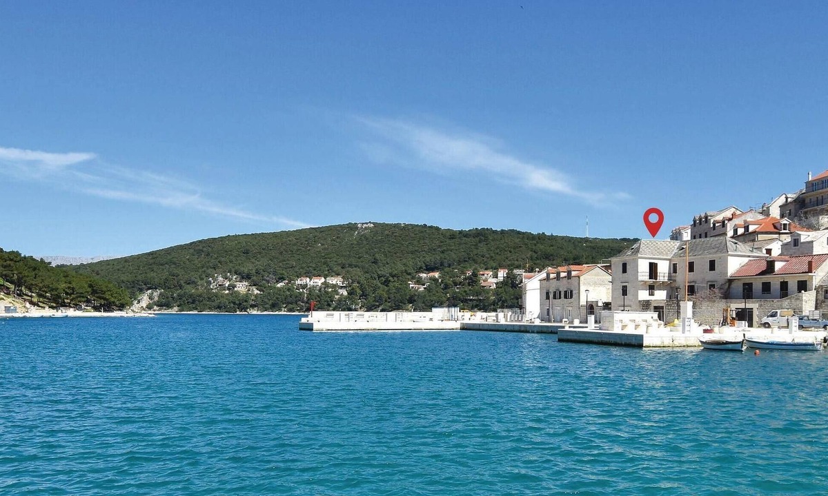 Pucisca Apartment | Nice apartment in Pucisca with WiFi