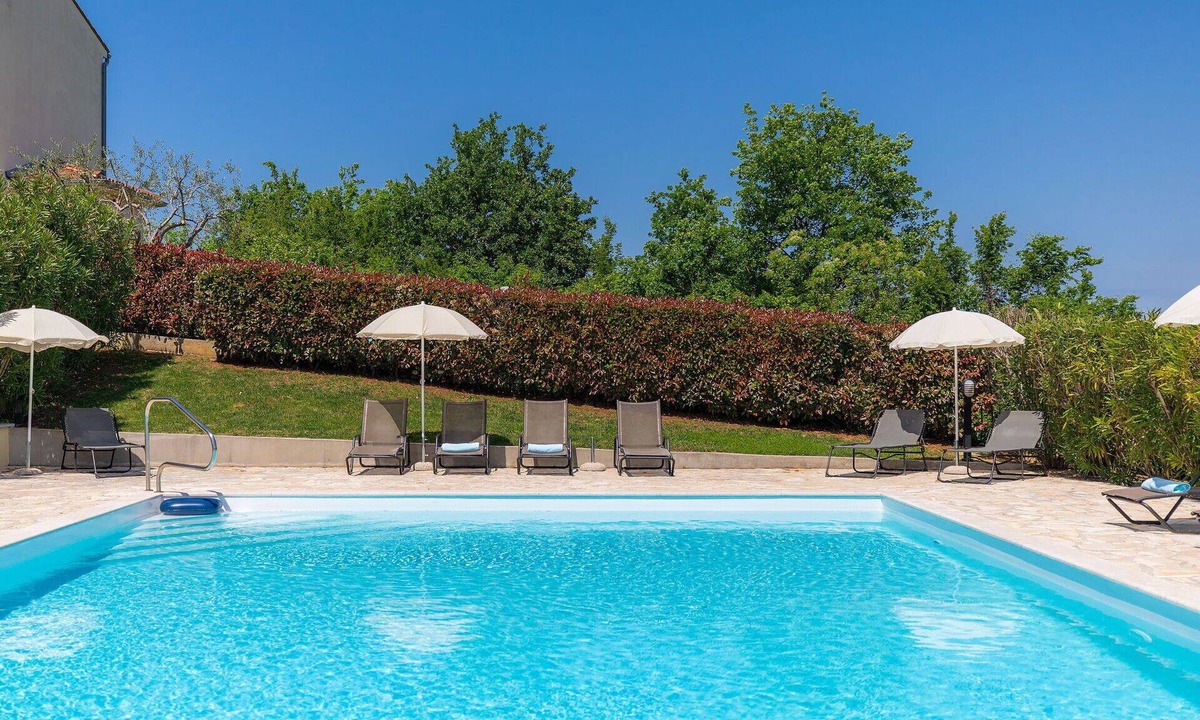 Baredine House | Nice apartment in villa for 6 guests with A/C, pool, WIFI, TV, terrace and panoramic view