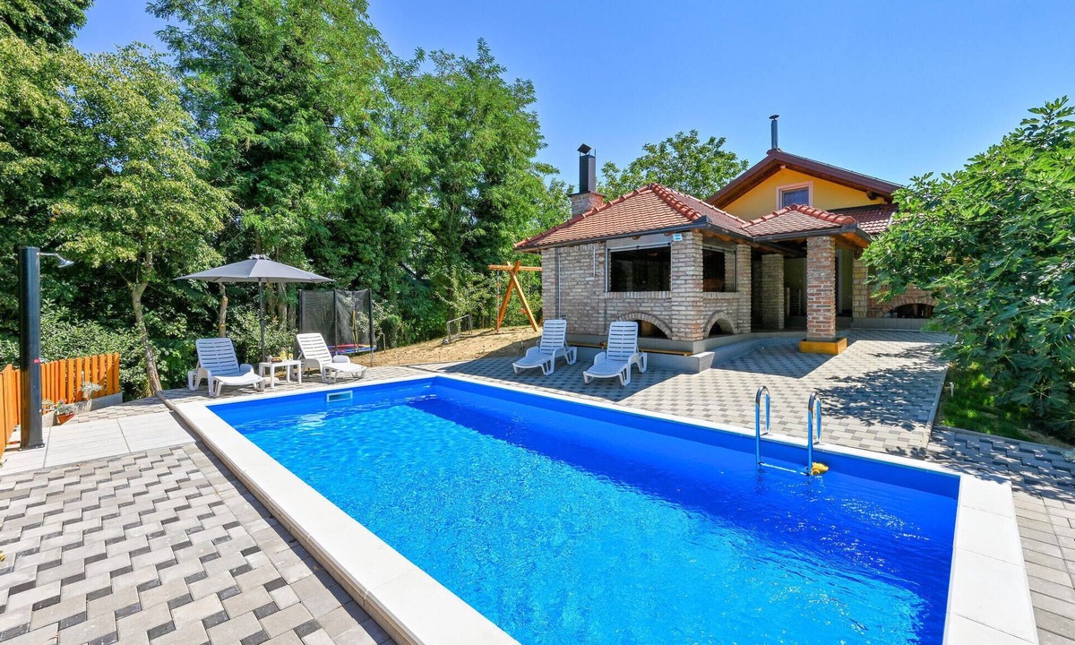 Sveti Ivan Zelina House | Nice home in Susobreg
