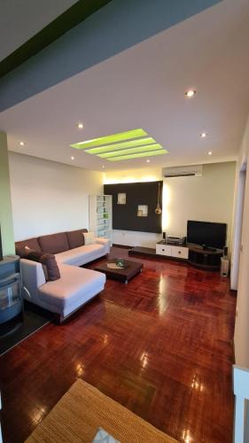 Kastel Stari Apartment | Oasis apartment with sea view and garden