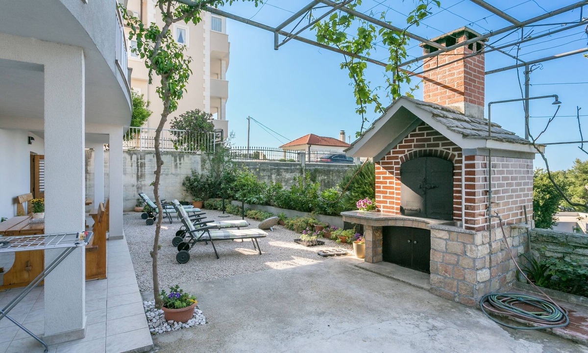 Podstrana Apartment | One bedroom apartment with terrace and sea view Podstrana, Split (A-6072-b)