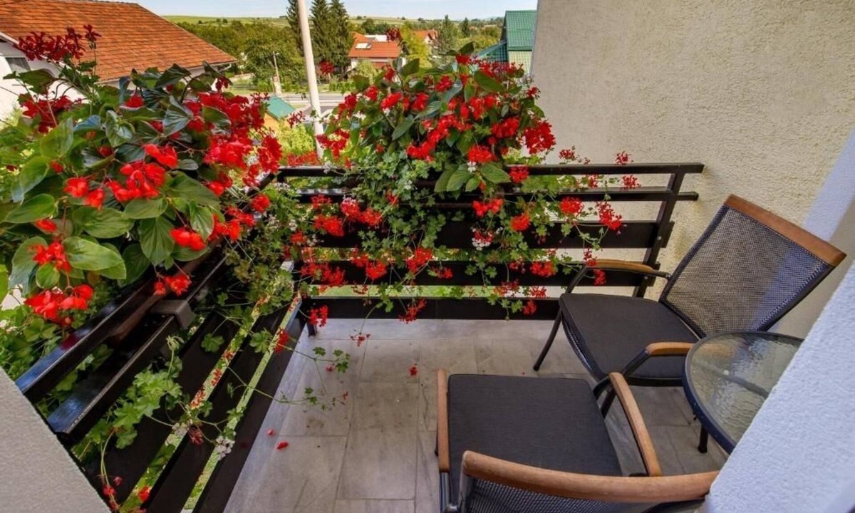 Grabovac Apartment | One bedroom apartment with terrace Grabovac, Plitvice (A-24968-c)