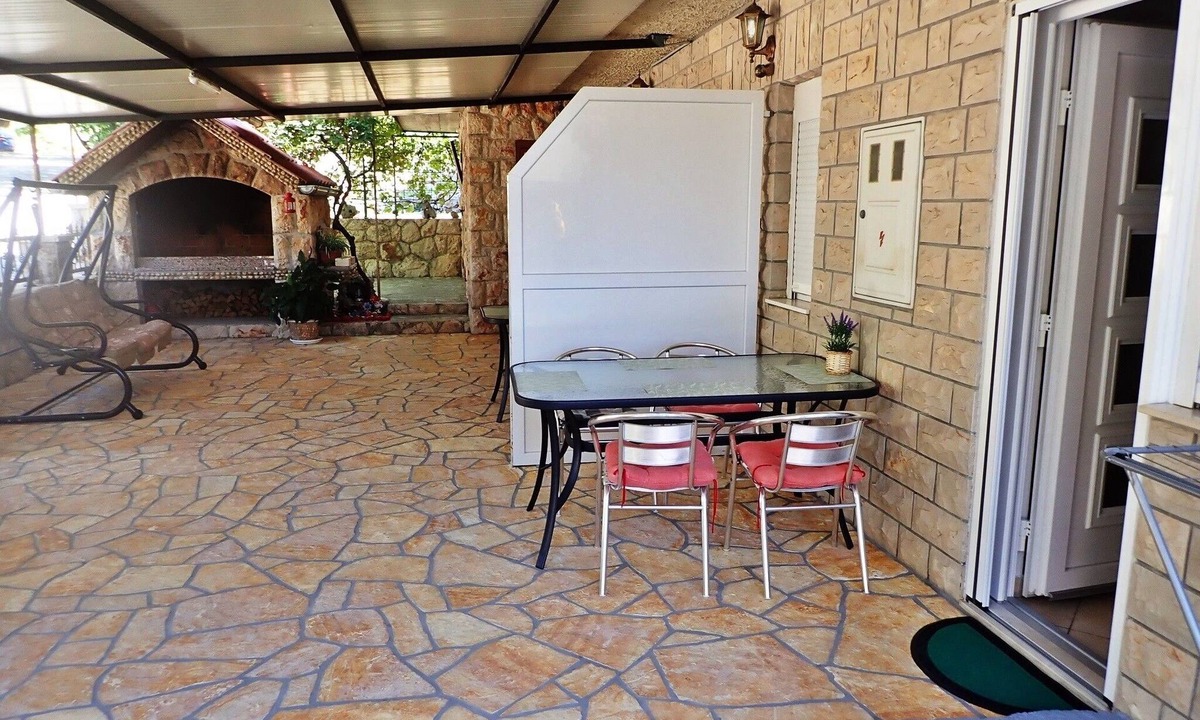 Tribanj Apartment | One bedroom apartment with terrace Tribanj, Paklenica (A-26977-a)