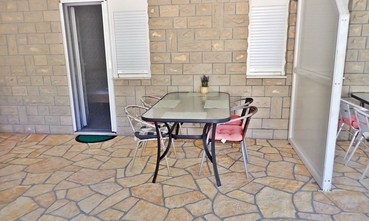 Tribanj Apartment | One bedroom apartment with terrace Tribanj, Paklenica (A-26977-b)