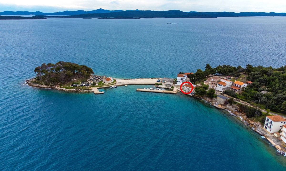 Savar Apartment | One bedroom apartment near beach Savar, Dugi otok (A-23087-a)