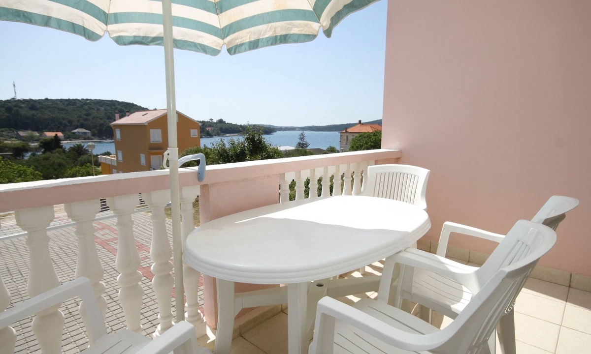 Soline Apartment | One bedroom apartment with terrace and sea view Cove Soline, Dugi otok (A-448-c)