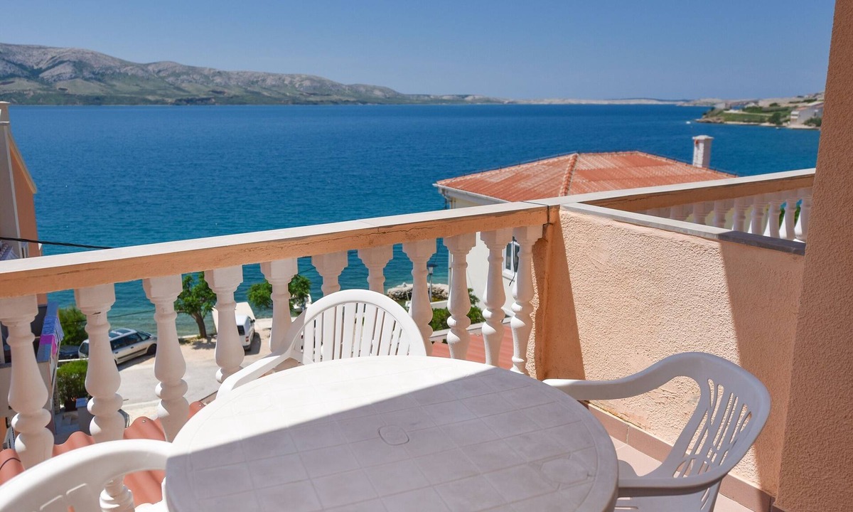 Metajna Apartment | One bedroom apartment near beach Metajna, Pag (A-6522-f)