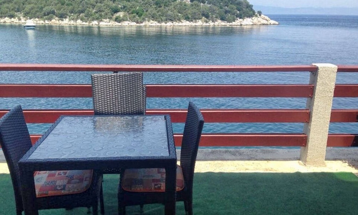 Zaklopatica Apartment | One bedroom apartment near beach Zaklopatica, Lastovo (A-8347-b)