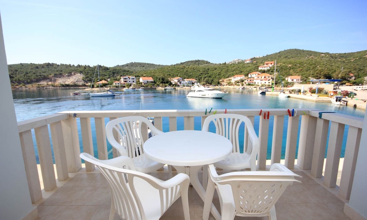 Zaglav Apartment | One bedroom apartment near beach Zaglav, Dugi otok (A-8144-a)