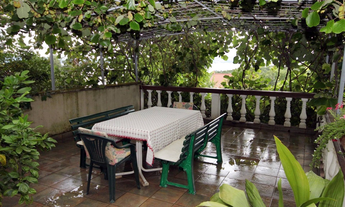 Klanfari Apartment | One bedroom apartment with terrace and sea view Dramalj, Crikvenica (A-5519-b)