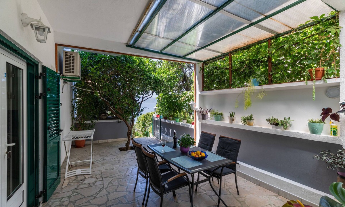 Brist Apartment | One bedroom apartment with terrace and sea view Brist, Makarska (A-22463-b)