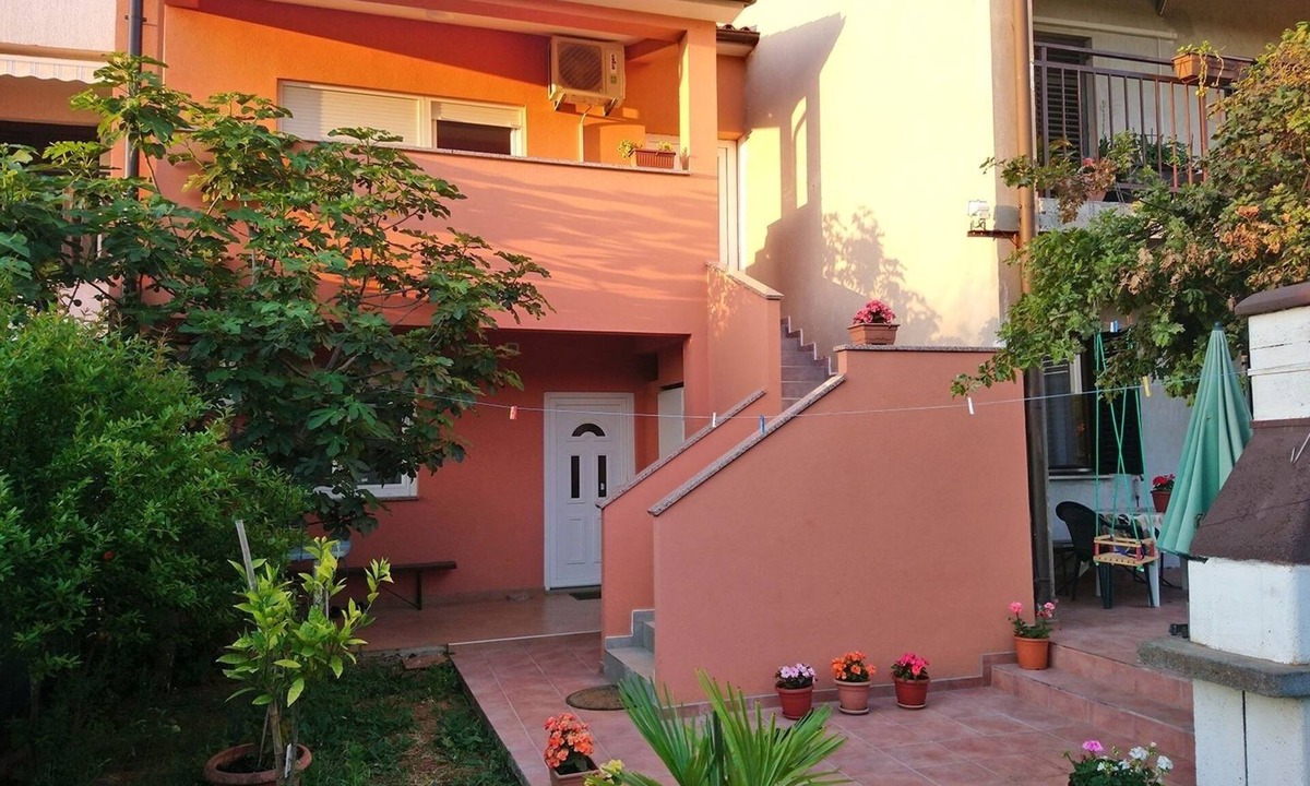 Valbandon Apartment | One bedroom apartment with terrace Valbandon (Fažana) (A-7305-b)