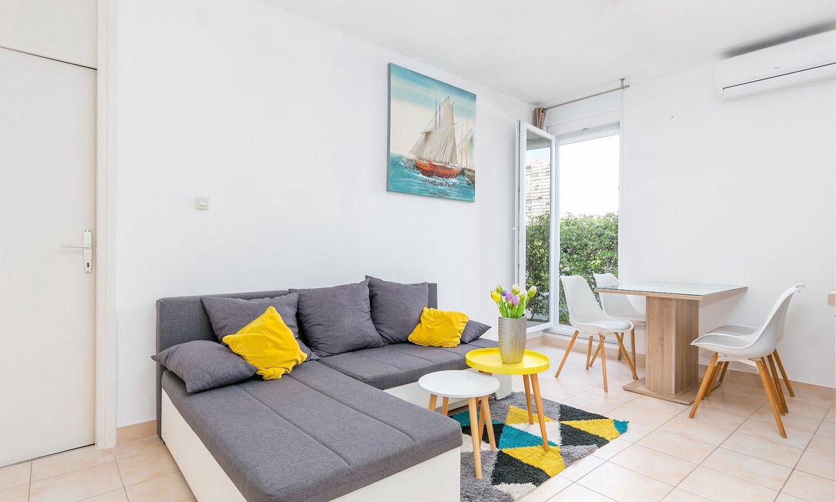 Znjan Apartment | One bedroom apartment with terrace Split (A-24426-a)