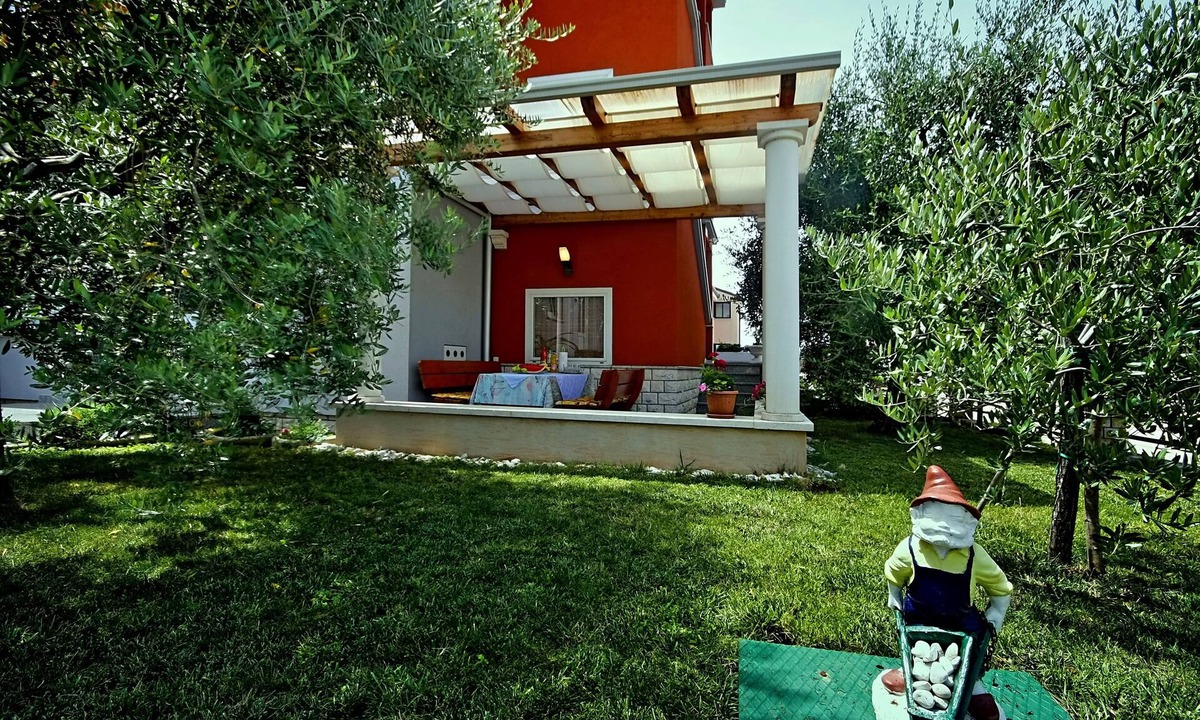 Murine Apartment | One bedroom apartment with terrace Umag (A-22649-b)