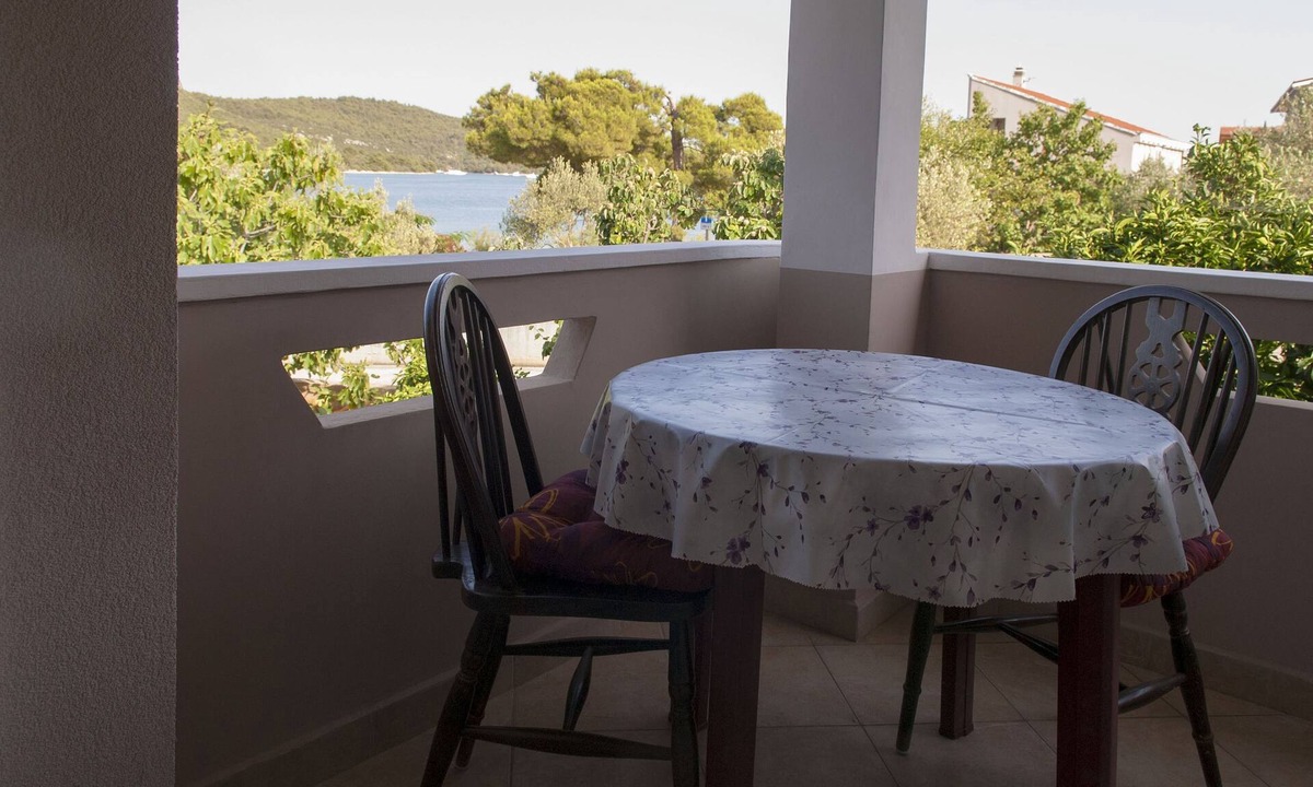 Municipality of Kali Apartment | One bedroom apartment with terrace and sea view Cove Mala Lamjana, Ugljan (A-8449-b)