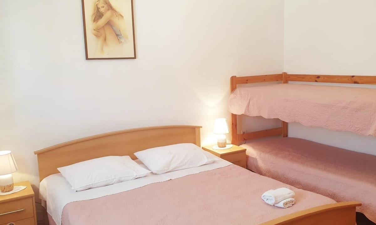 Stanici Apartment | One bedroom apartment with terrace Stanići, Omiš (A-12366-b)