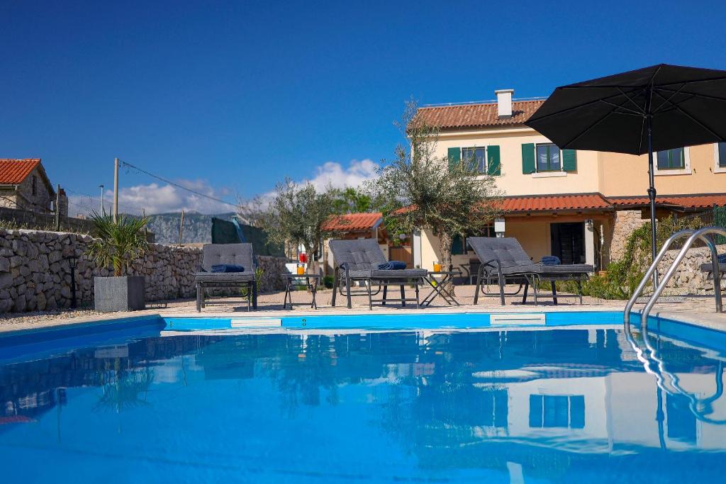 Rudine Villa | Otok Krk Villa Niko PET FRIENDLY 200 M FROM HIDDEN SANDY BEACH pets stays for free