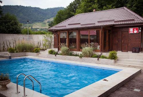 Brazesti House | Pensiunea Roua Muntelui