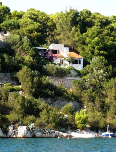 Sutivan House | Perla Vacation Home