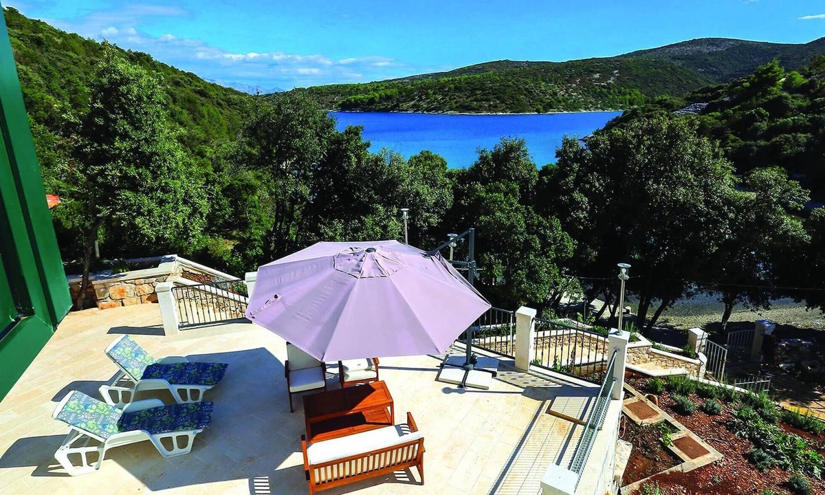 Pucisca House | Pet friendly home in Pucisca with WiFi