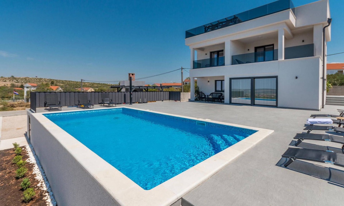 Tinj House | Pet friendly home in Tinj