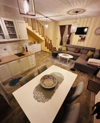 Ribnik House | Planinska kuća Mali Raj