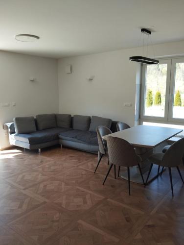 Vidrga House | POČITNIŠKA HIŠA Jan