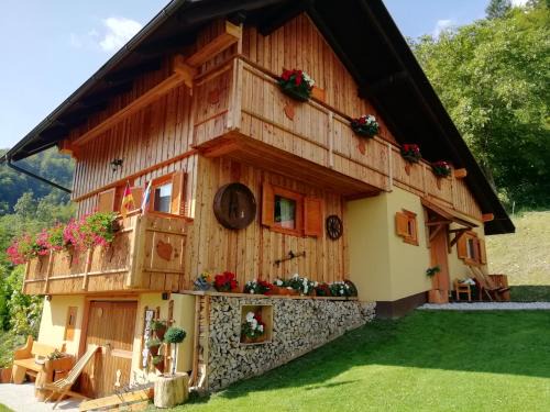 Luce House | Počitniška hiška Kašta