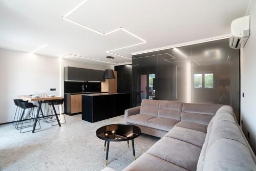 Seca Apartment | Premium Two Bedroom Apartment Burin 100 by Locap Group