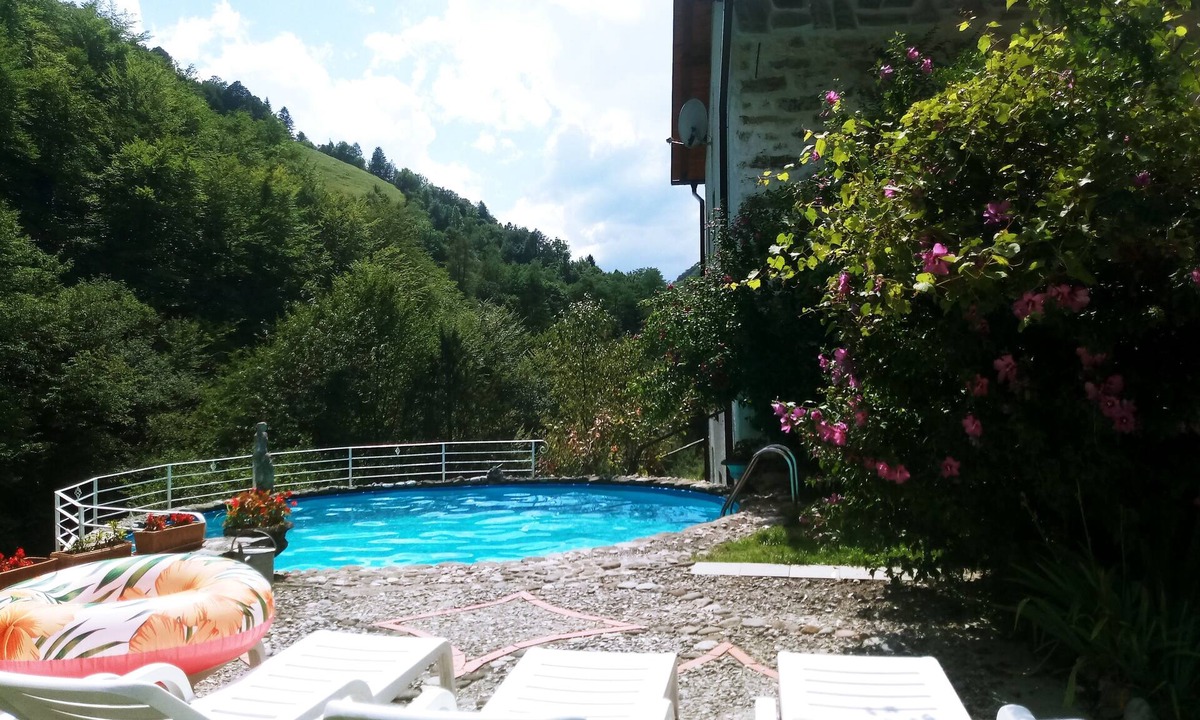Tolmin House | Pri Mačku, a holiday house in the nature with all privacy for max 13 persons with pool and jacuzzi