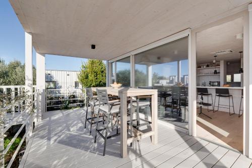Drage House | Pupsi Garden Villa