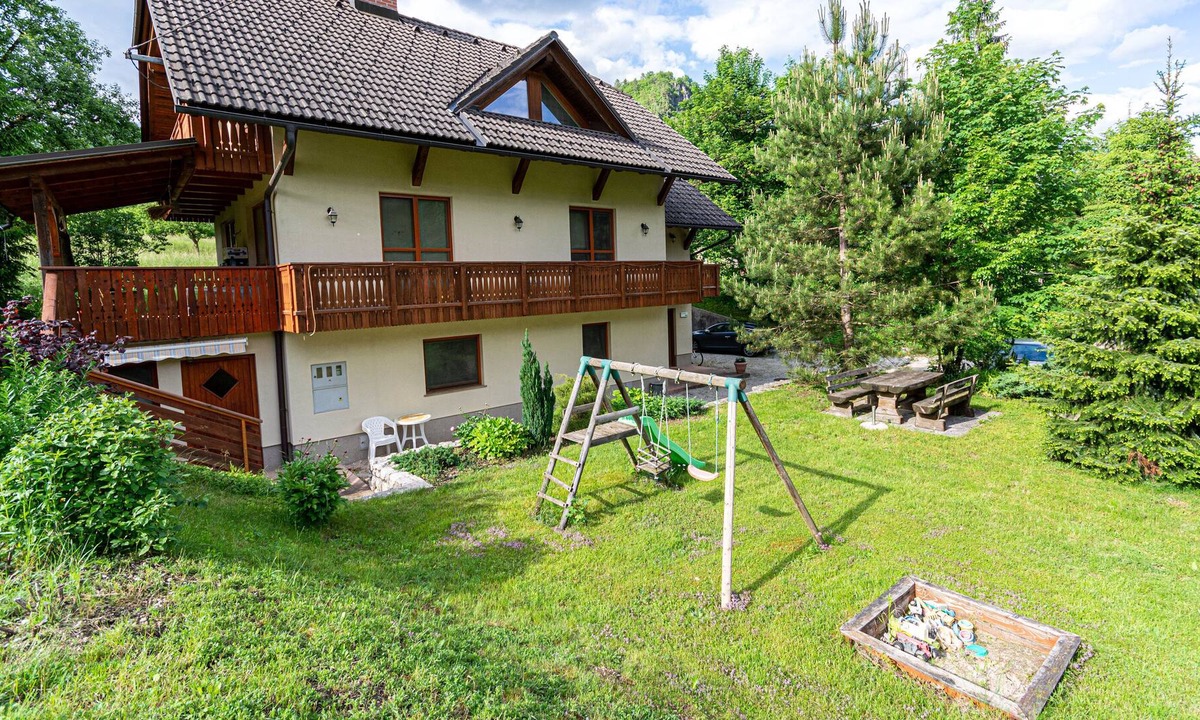 Bled Apartment | Quiet and Cosy Duplex Apartment with Balcony and Garden